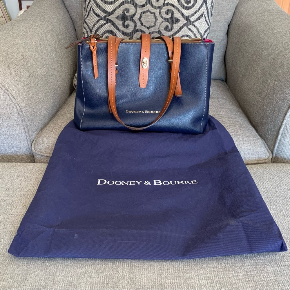 Dooney & Bourke Tote